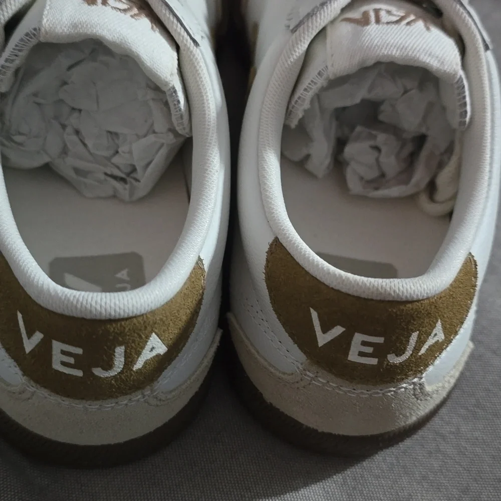 Veja Volley O.T. Sneakers, Size 5.5 US, Color: Leather White Tent Bark, $155.00 - Picture 8 of 16